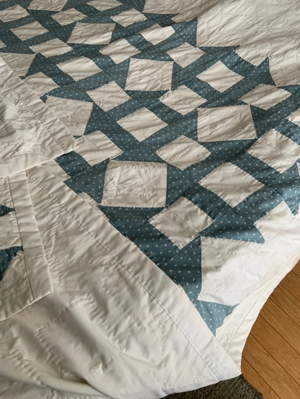 Vintage Classic White and Light Blue Patchwork Quilt - Home Bedding